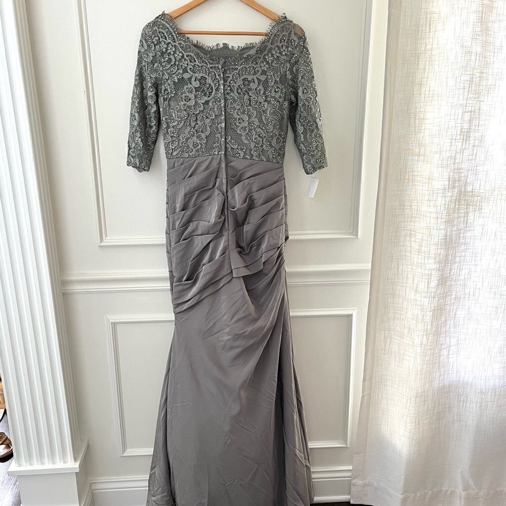 La Femme Elbow Sleeve Floral Lace with Ruching Gown 24926 in Platinum 4, NWT - Picture 9 of 9